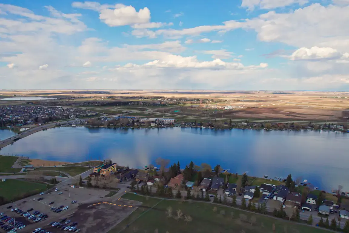 Everyday life in Chestermere Luxury